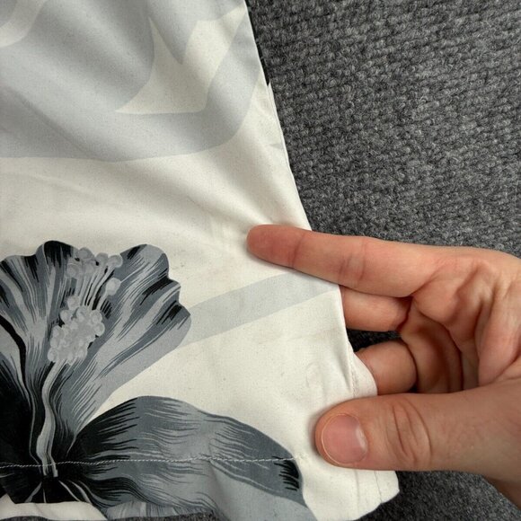 Quiksilver AOP Floral Gray White Button Up Shirt Short Sleeve Men Skate Surf SML - Picture 14 of 16